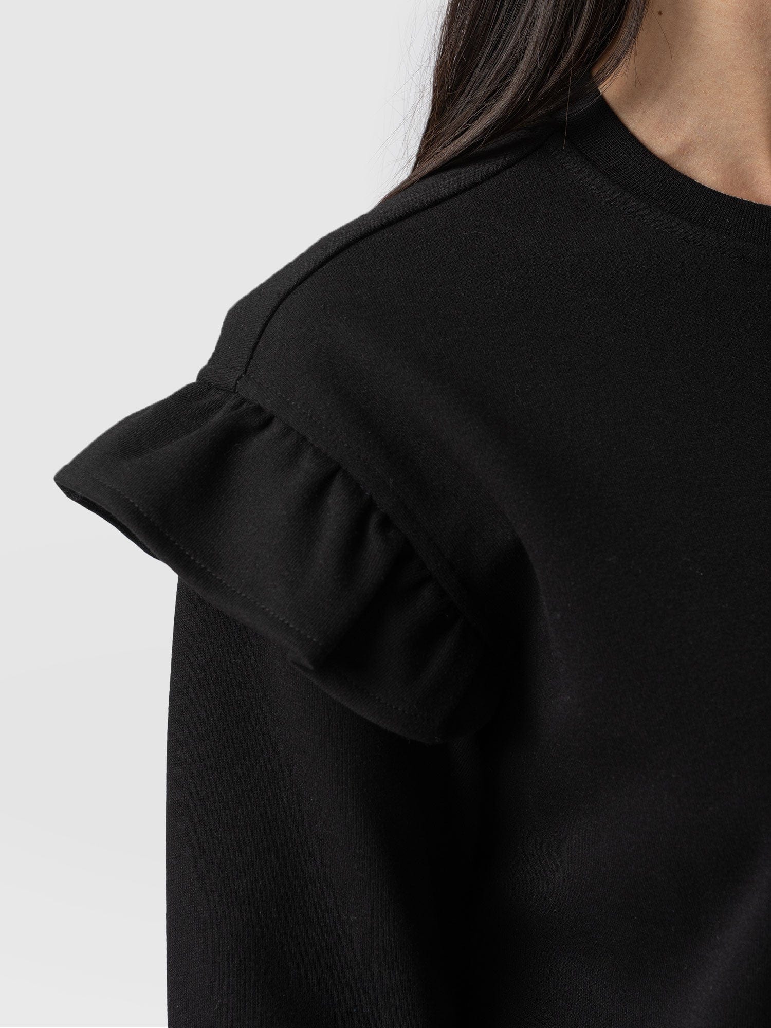 Bea Frill Sweater Black - Women's Sweaters | Saint + Sofia® EU